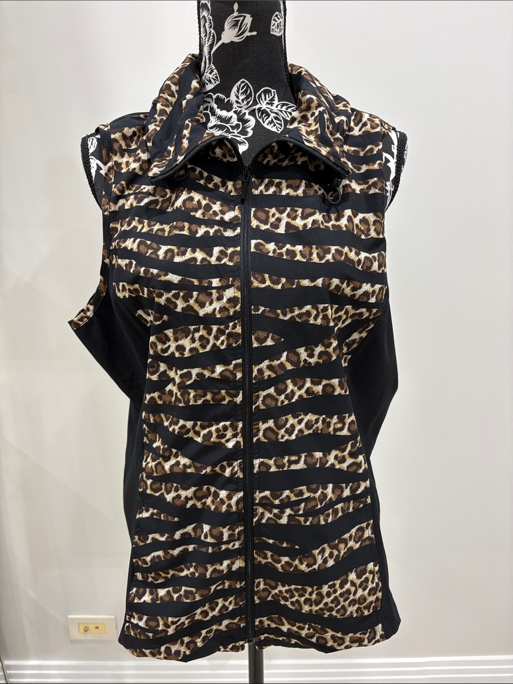 Chico’s weekends animal print vest size 2